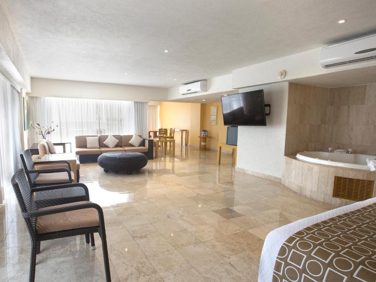 Hs 홋손 스마트 아카풀코 호텔 외부 사진 Suite at the Grand Palladium Hotel